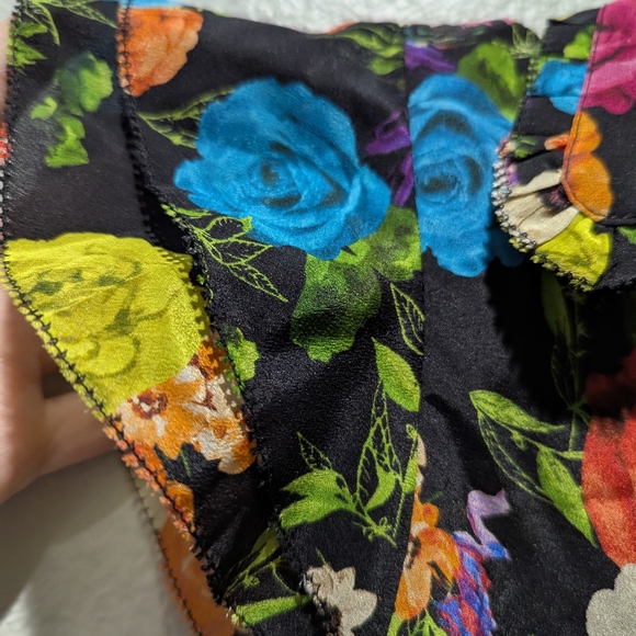 Alice + Olivia Floral Blouse - Picture 4 of 4